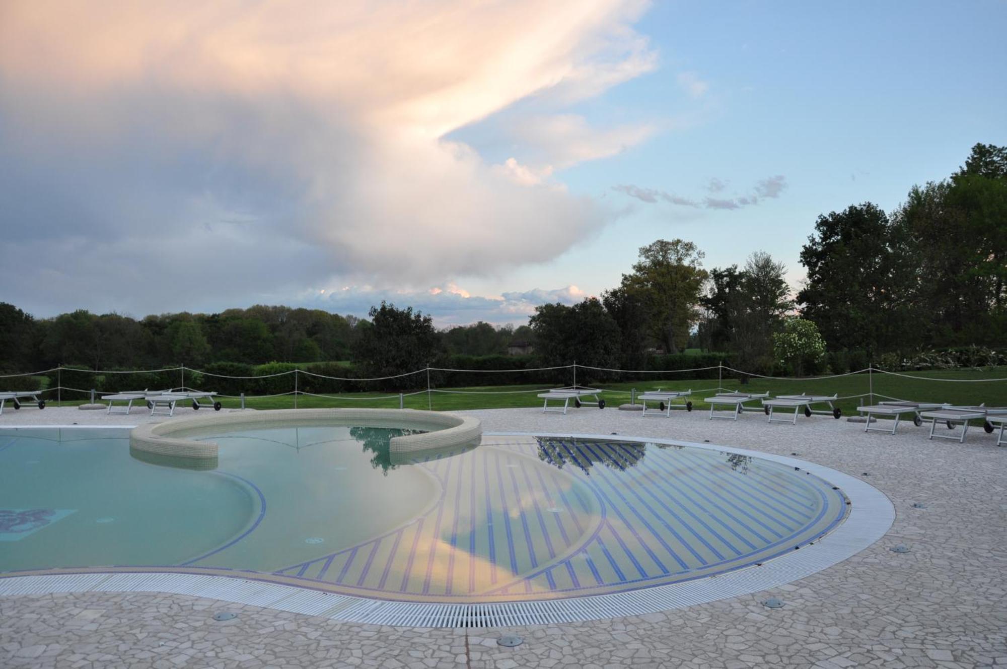 Relais Bella Rosina Pool & Spa La Cassa Екстериор снимка